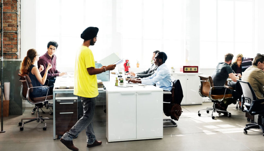 divers-group-people-is-working-office